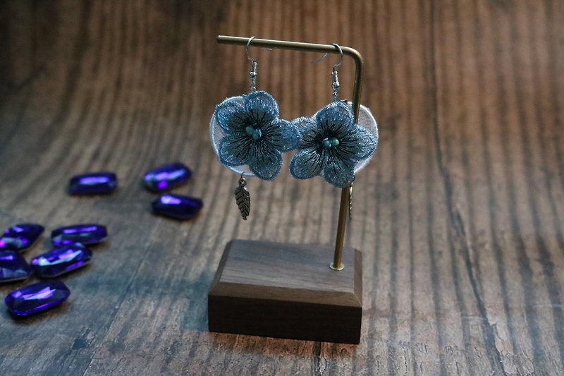 浅蓝色丝质小花耳环个性佩戴耳饰 - 耳环/耳夹 - 其他金属 多色