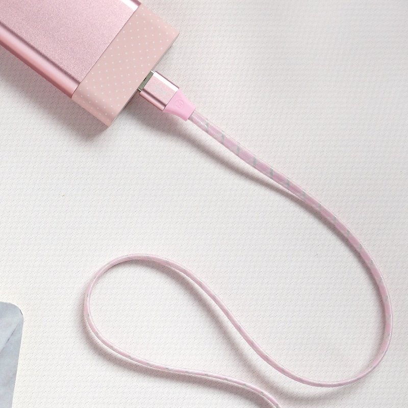 MOTIF | 苹果认证 USB - LIGHTNING 编织扁连接线-100CM- 粉红 - 充电宝/传输线 - 纸 粉红色