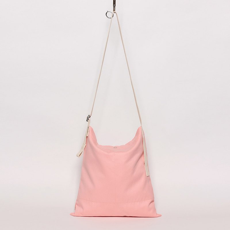 平方包 肩背包 帆布包 15寸笔电包 粉红 - 侧背包/斜挎包 - 棉．麻 粉红色