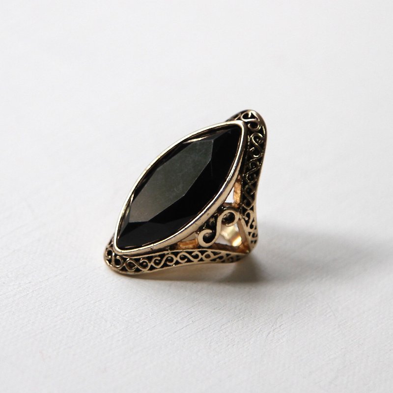 【蛋植物古着】宝石镶嵌复古古董戒指 - 戒指 - 其他金属 黑色