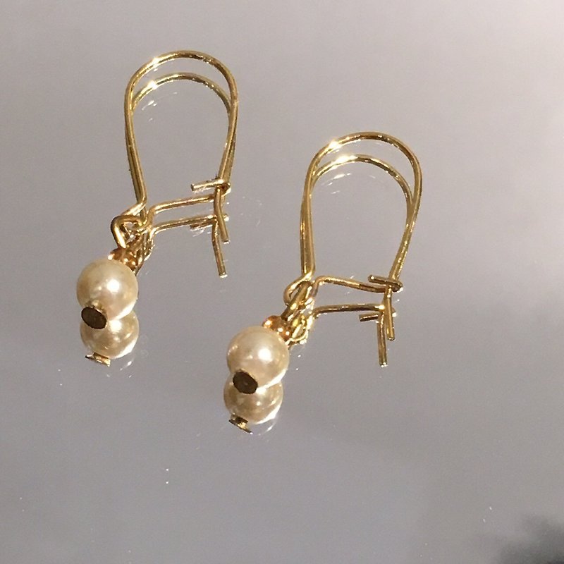 一抹光 针/夹式耳环 - 耳环/耳夹 - 珍珠 金色