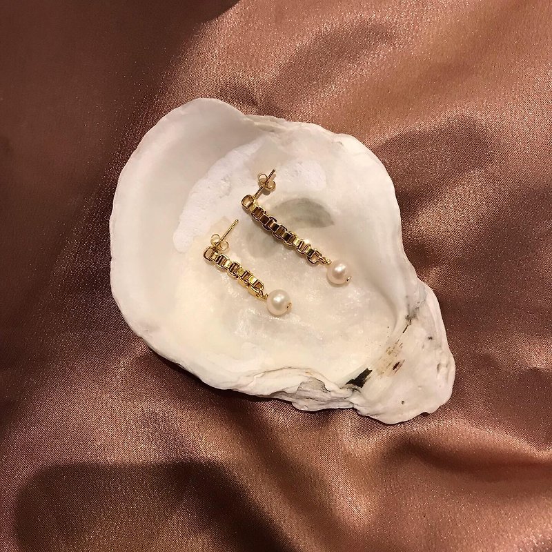 Partitar goldie earring - 耳环/耳夹 - 珍珠 金色