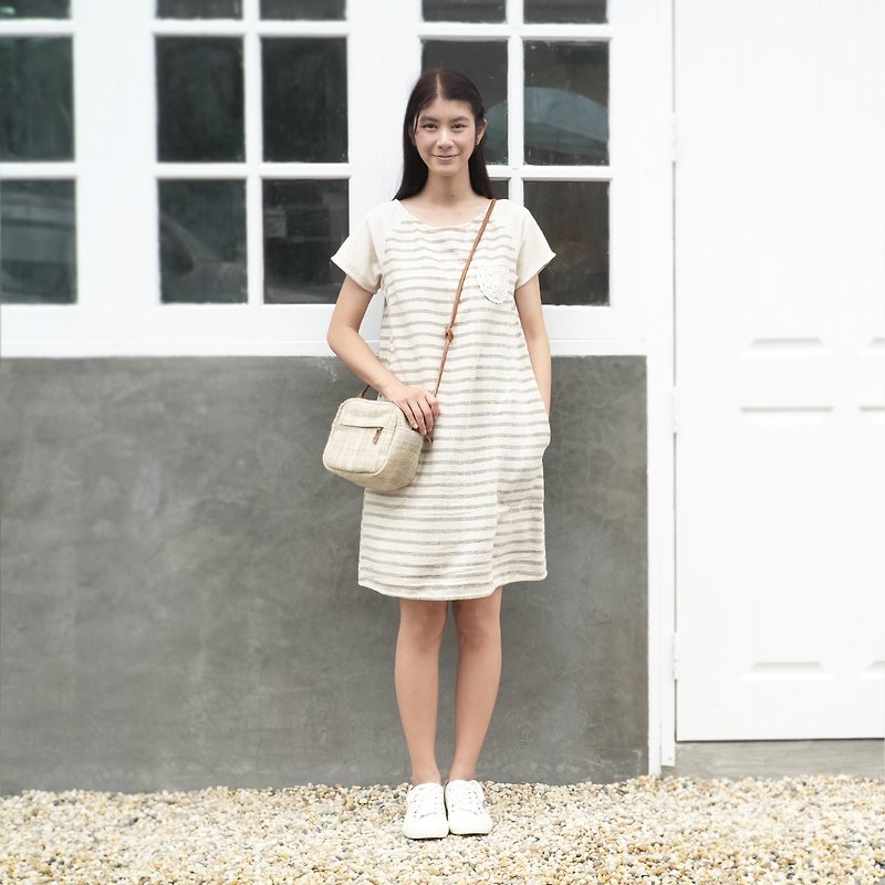 Sweet Journey #1 / Green Strips Round neck Short Sleeve Dresses with Lace Pocket - 洋装/连衣裙 - 纸 绿色