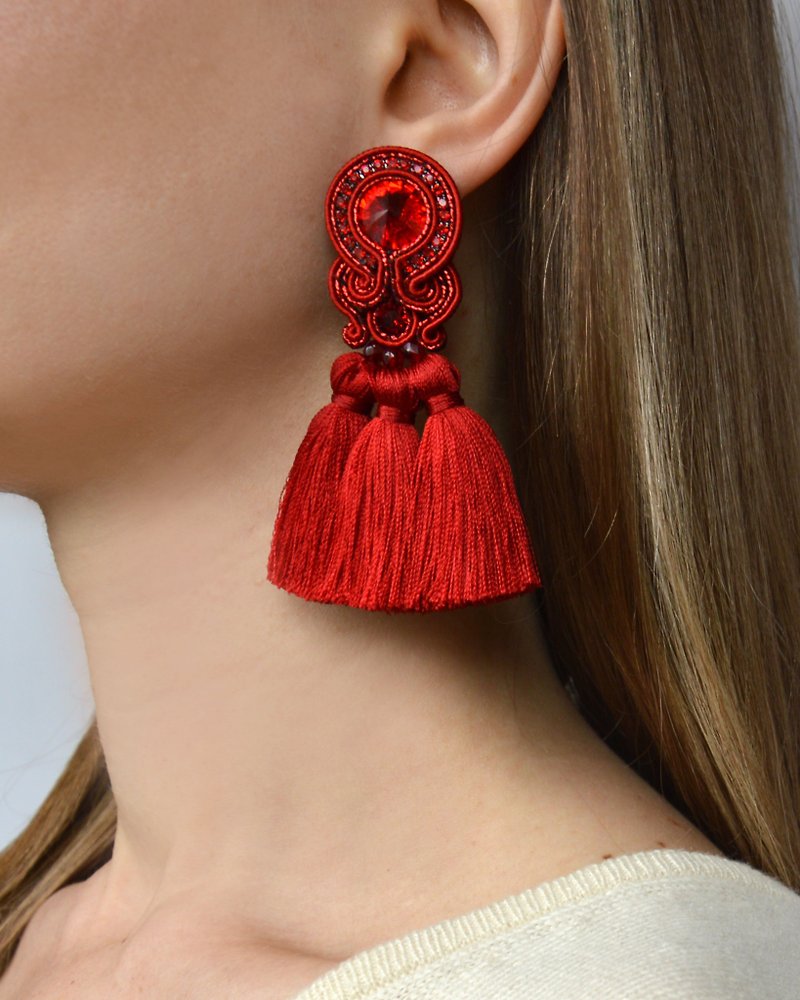 Earrings Bright Earrings with tassels in red color Christmas Gift Wrapping - 耳环/耳夹 - 其他材质 红色