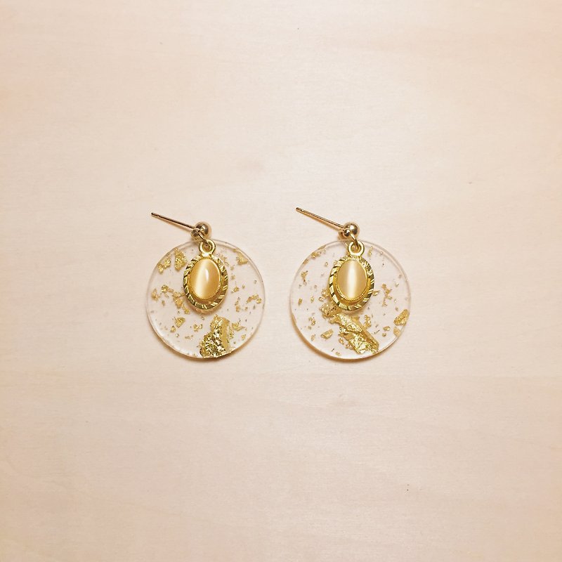 复古雕花黄猫眼金箔透明圆片耳环 - 耳环/耳夹 - 树脂 金色