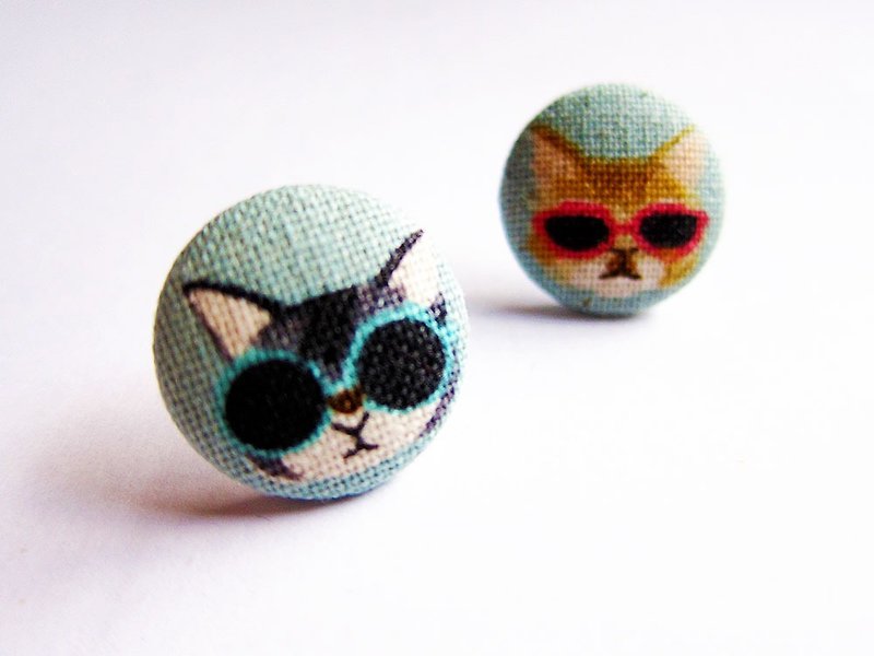 布扣耳环 墨镜猫咪 可做夹式耳环 - 耳环/耳夹 - 棉．麻 蓝色