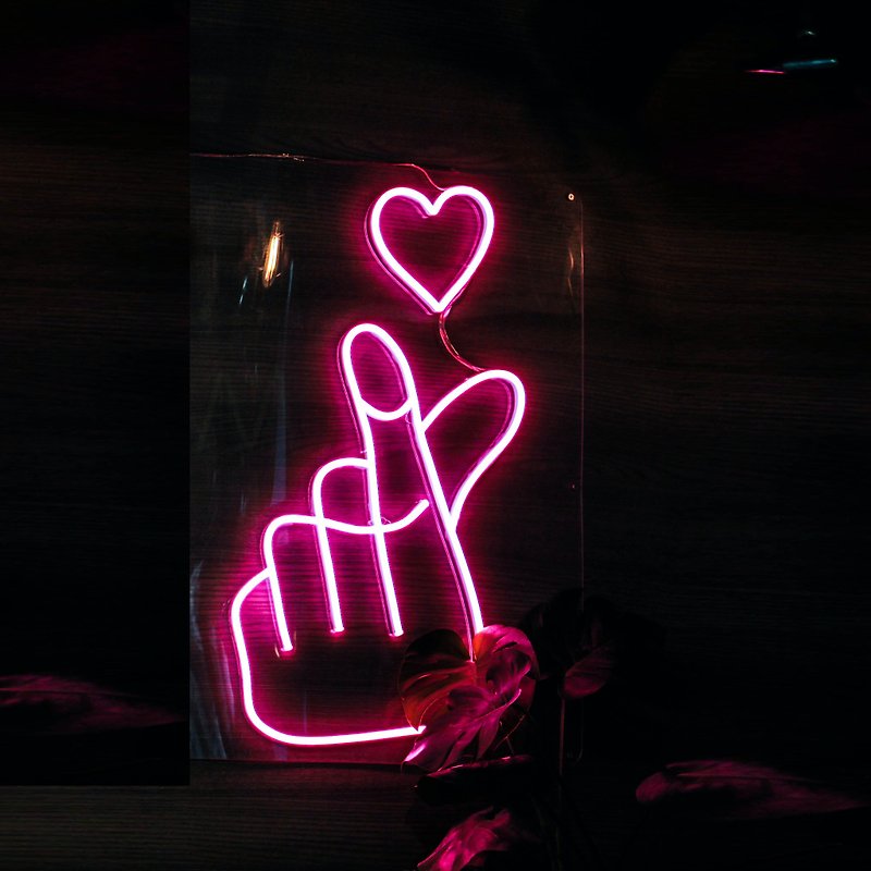Loving Heart霓虹灯LED发光字Neon Sign广告招牌Logo餐厅酒吧装饰 - 灯具/灯饰 - 压克力 透明