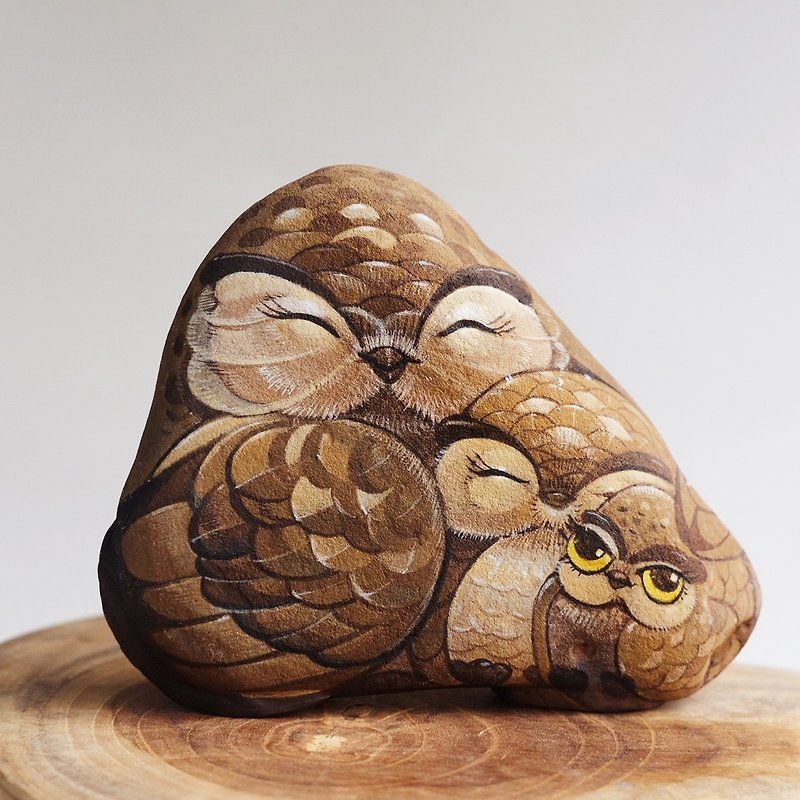 Owl Family  stone painting,original art,handmade gift. - 摆饰 - 防水材质 咖啡色