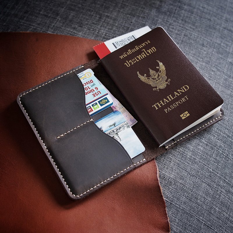 Personalized Passport holder Handmade Crazy horse genuine leather - 护照夹/护照套 - 真皮 咖啡色