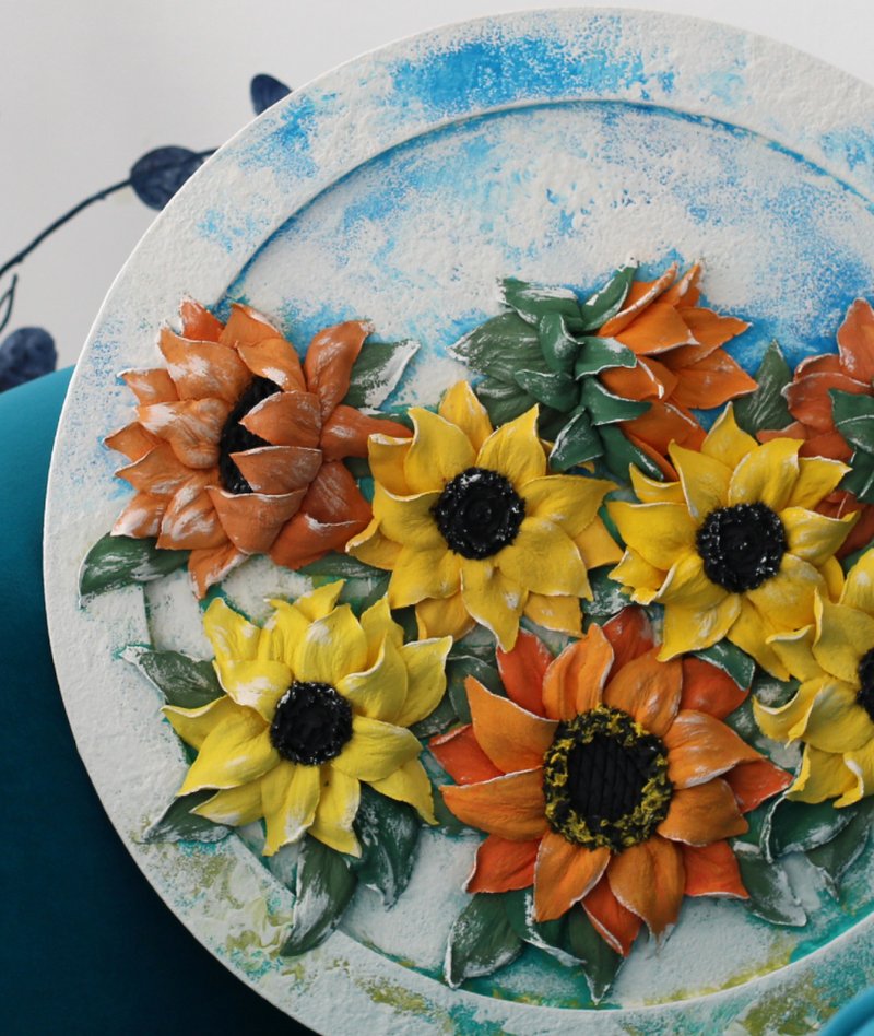 Sunflowers, original round painting with 3D flowers, sculpture painting. - 墙贴/壁贴 - 其他金属 