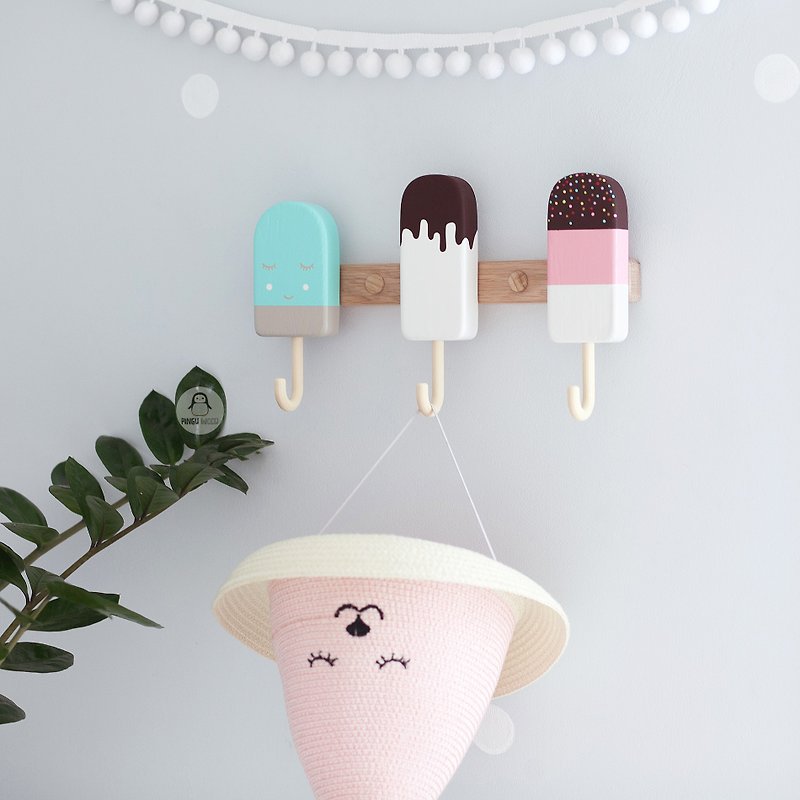 Clothes and towel hanger for nursery with wooden ice cream hooks - 收纳用品 - 木头 