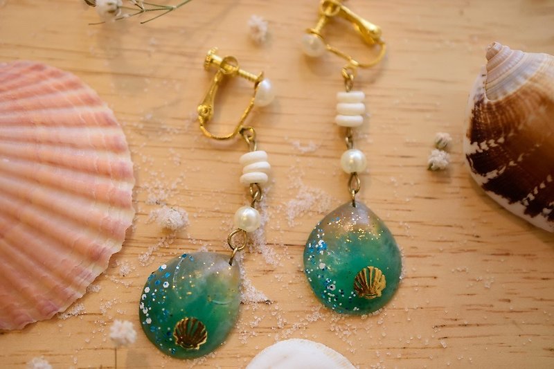 NEW!! Cute & Beauty Sea Shell Resin Earrings - 耳环/耳夹 - 其他材质 绿色