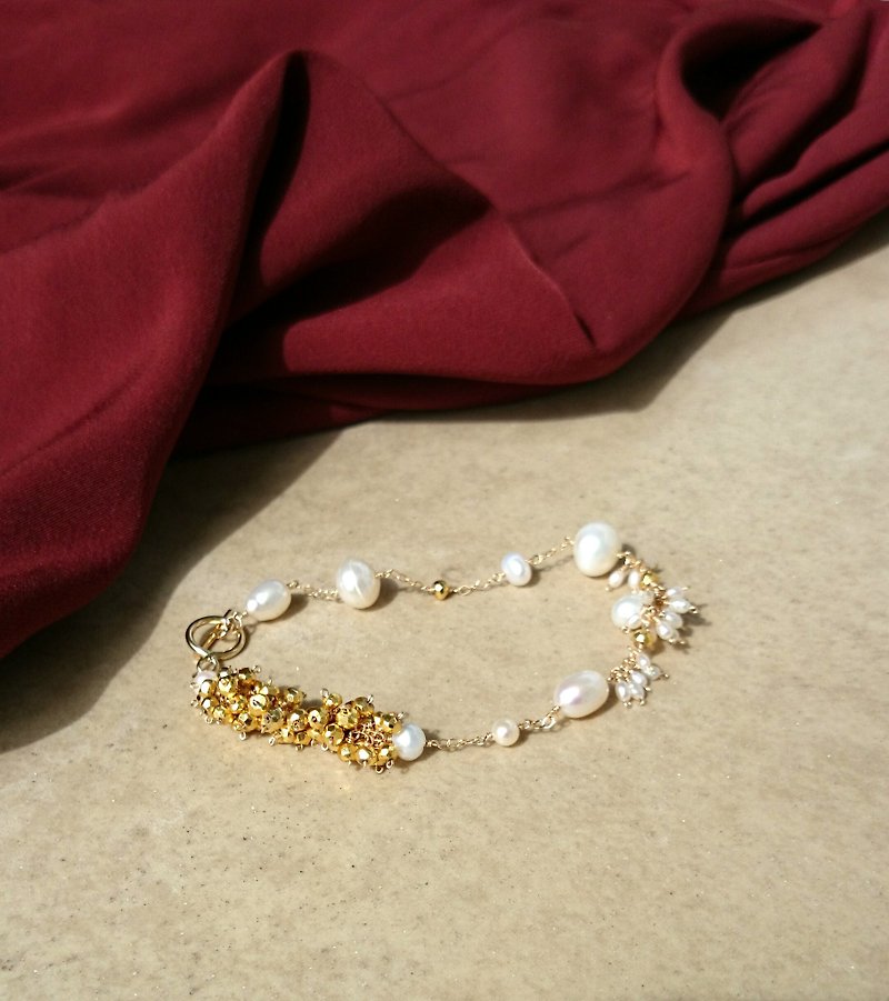 雑誌掲載【装苑】12月号 pearl × gold hematite lady station bracelet - 手链/手环 - 宝石 金色