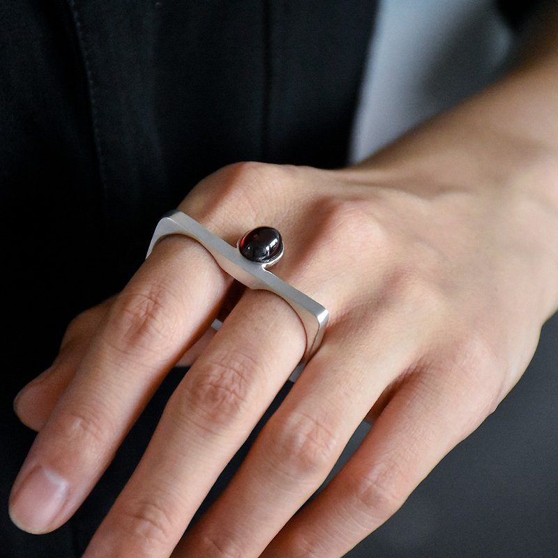 925银镶嵌石榴石两指指环连指戒指 附检测证书 - 戒指 - 宝石 银色