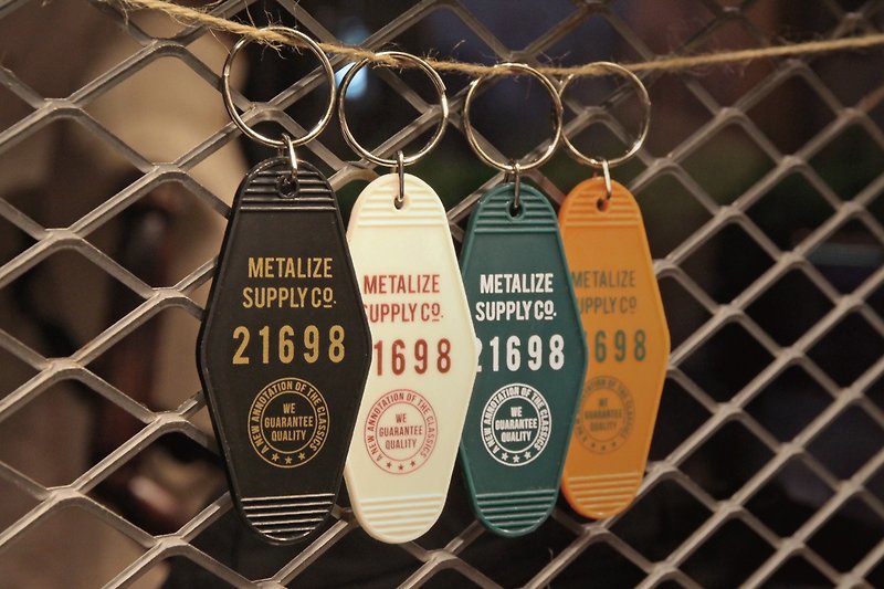 【METALIZE】复古饭店钥匙圈(四色) - 钥匙链/钥匙包 - 塑料 