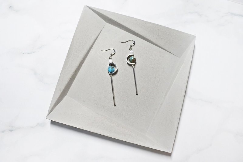 【洋流】天然石垂挂耳环 - 耳环/耳夹 - 其他金属 蓝色