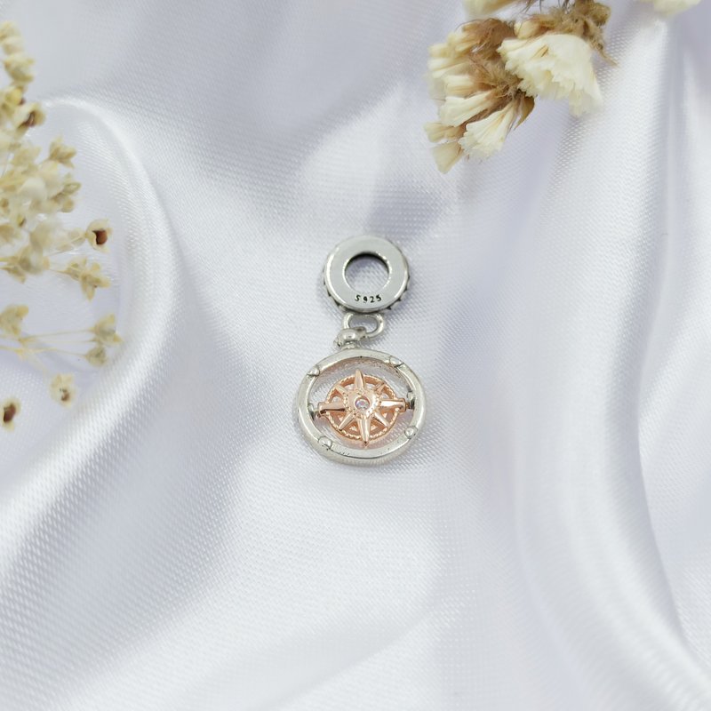 Silver compass charm, polished in the center, pink gold plated for bracelets - 手链/手环 - 纯银 银色