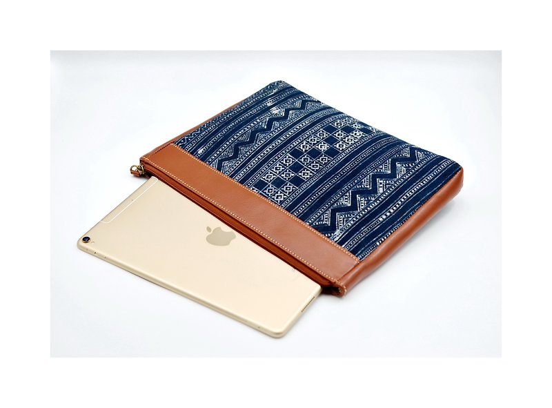 Indigo Batik Cotton iPad Case, Tribal Bag, Hmong Batik - 公文包/医生包 - 棉．麻 蓝色
