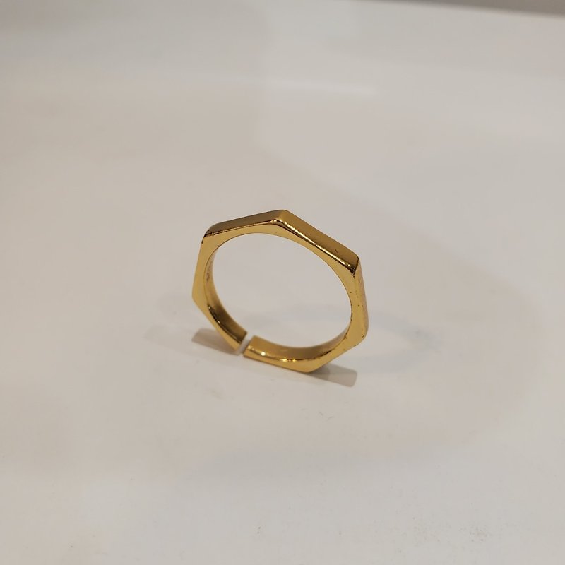 【活动戒指】 多角形戒指/售完绝版 - 戒指 - 铜/黄铜 金色