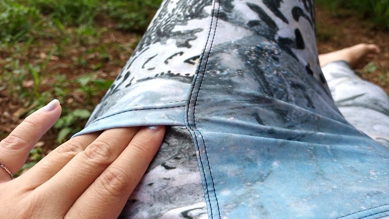 Liuyingchieh Lapporten Abisko 永昼北极 口袋 吸湿排汗瑜珈裤 - 女装瑜珈服 - 聚酯纤维 银色