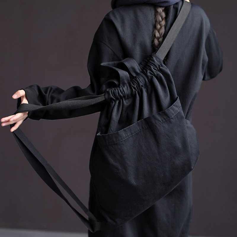 四季款黑色高密厚斜纹棉布大容量多背法双肩休闲背包 - 后背包/双肩包 - 棉．麻 