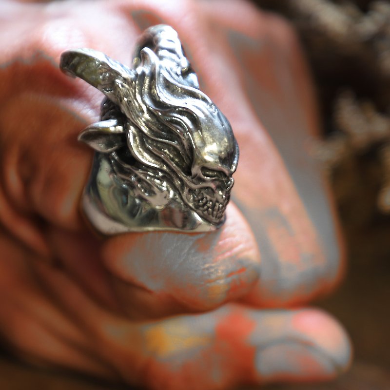 火骷髅角山羊环人银 - 戒指 - 其他金属 银色