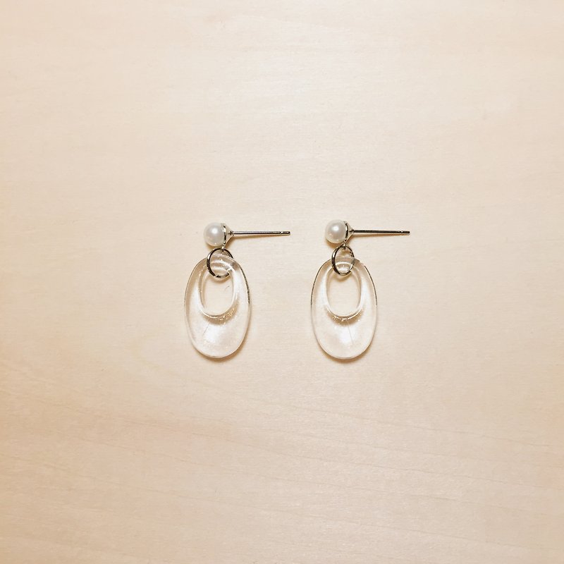 复古简单透明亮粉镂空椭圆珍珠耳环 - 耳环/耳夹 - 树脂 透明