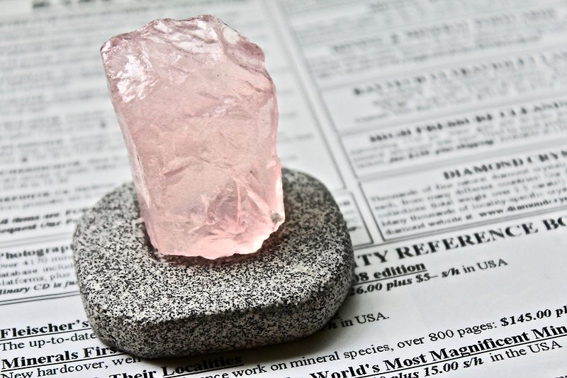 石栽 SHIZAI-粉水晶原矿-含底座 - 摆饰 - 宝石 粉红色