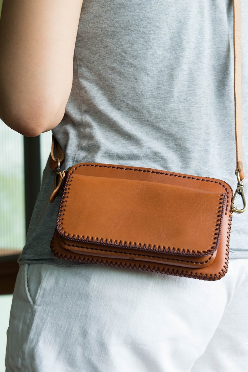 MINIMAL SMALL BAG MADE OF VEGETABLE TANNED LEATHER FROM JAPAN - BROWN - 侧背包/斜挎包 - 真皮 咖啡色