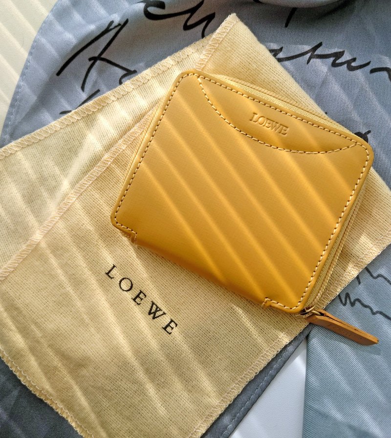 中古美品 Loewe 银包钱包零钱包皮夹短夹 卡套卡片夹卡片套卡夹 - 皮夹/钱包 - 真皮 黄色