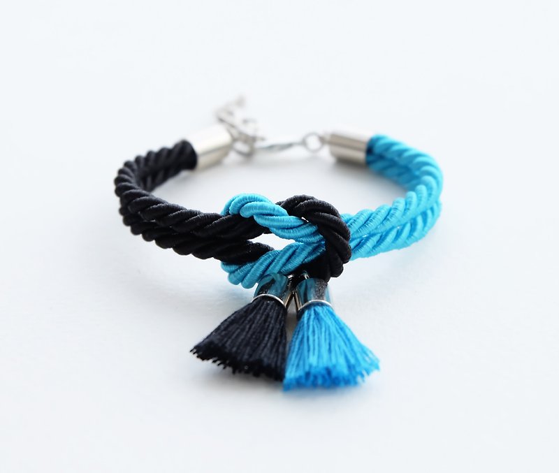 Candy blue & Black knot bracelet with tassels - 手链/手环 - 聚酯纤维 蓝色