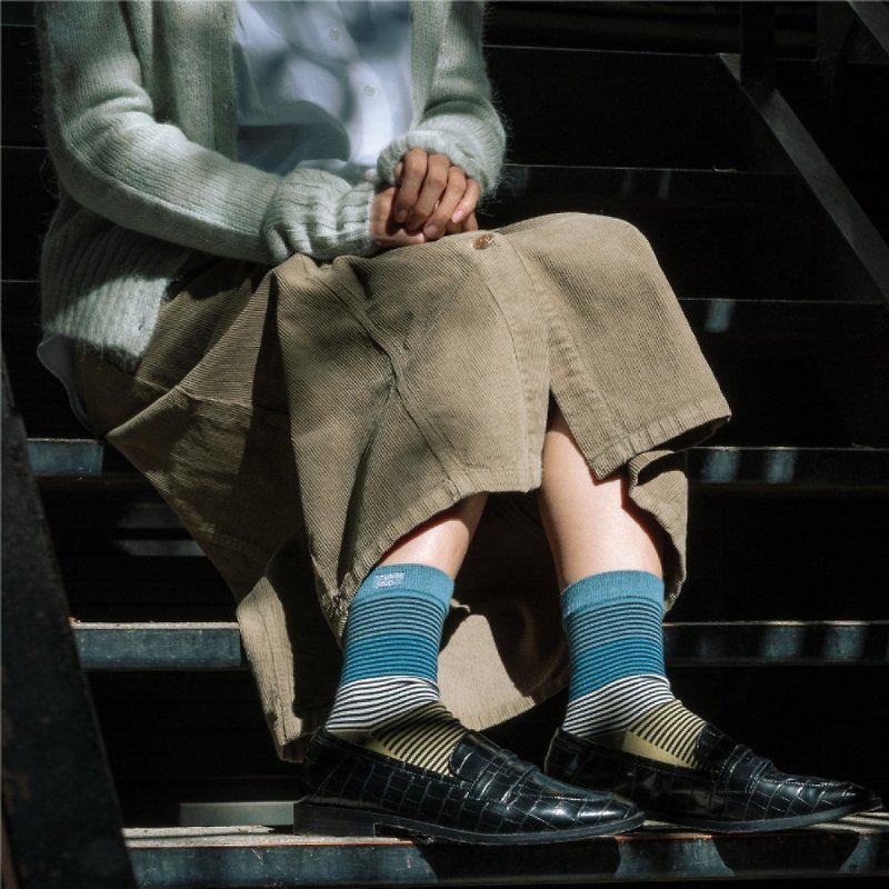 【英伦绅士】长袜 中筒袜 袜子 | 台湾原创设计袜 SoundsGood - 袜子 - 棉．麻 卡其色