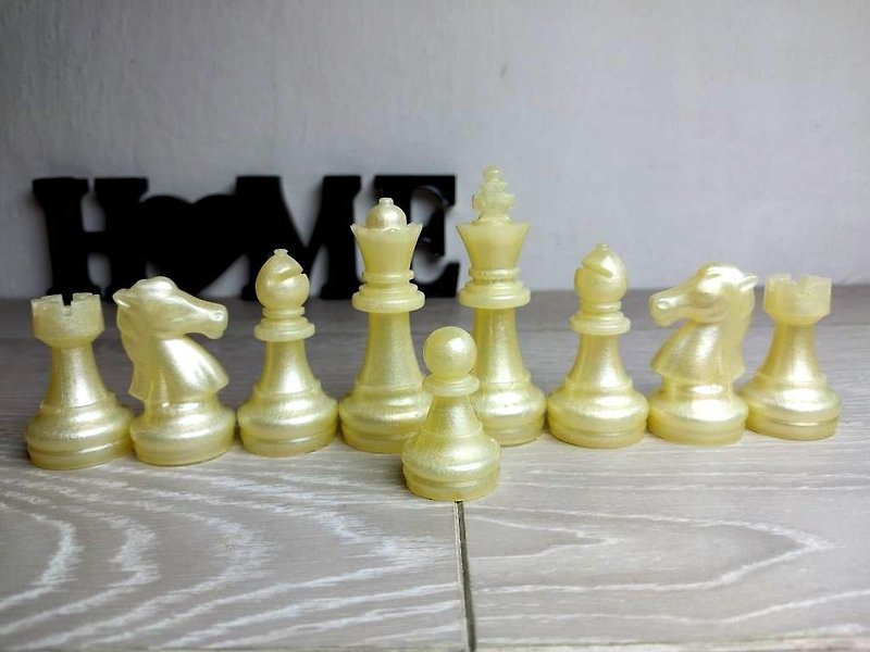 定制化树脂西洋棋套装附棋盘 |特大号尺寸 2.75 英寸（7 厘米）|环氧树脂 - 桌游/玩具 - 树脂 金色