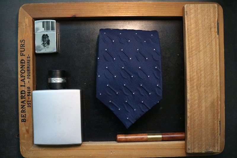 蓝色真丝立体花纹领带雅痞绅士型男necktie - 领带/领带夹 - 丝．绢 蓝色