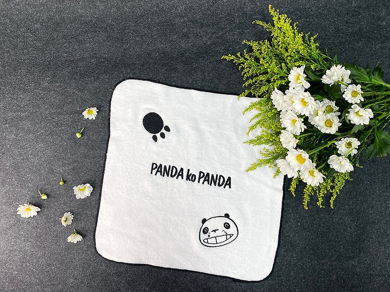 【熊猫家族】 x AT studio 设计款电绣小方巾 | 熊猫脚印款 - 手帕/方巾 - 棉．麻 