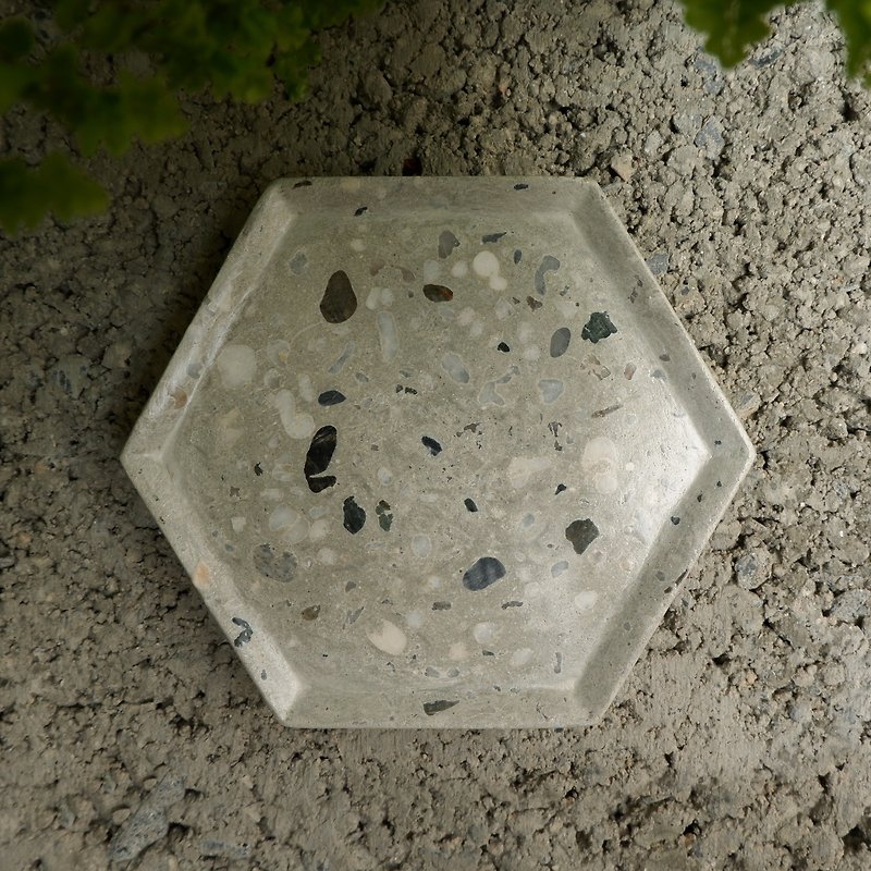 水磨石·磨石计划·磨石置物碟/杯垫-六角(灰原色)│Good Form - 浅碟/小碟子 - 水泥 灰色