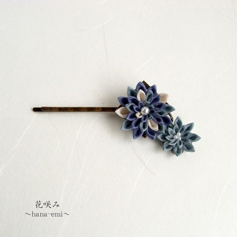 ふたつのお花のヘアピン　つまみ細工 - 发饰 - 棉．麻 蓝色