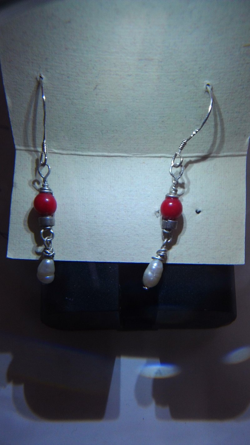 红珊瑚纯银耳环 - 耳环/耳夹 - 宝石 银色