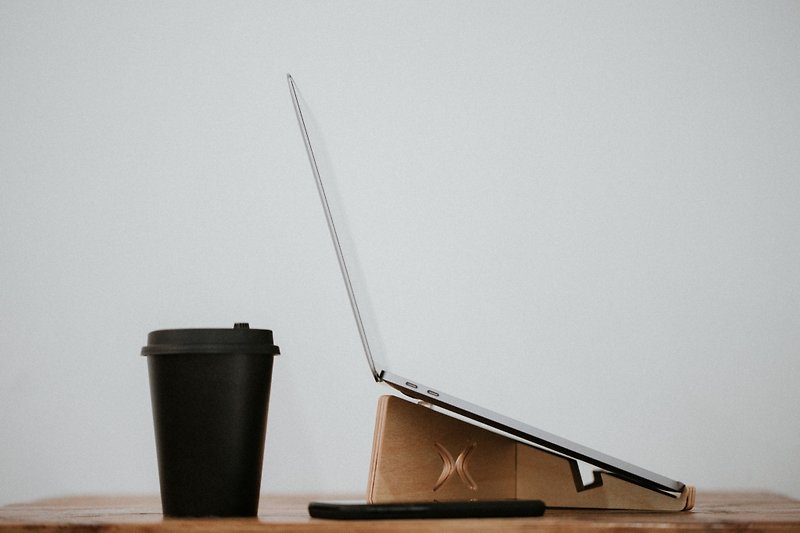 石三木厂 iestand 轻薄平板笔记型电脑架 - 电脑配件 - 木头 金色