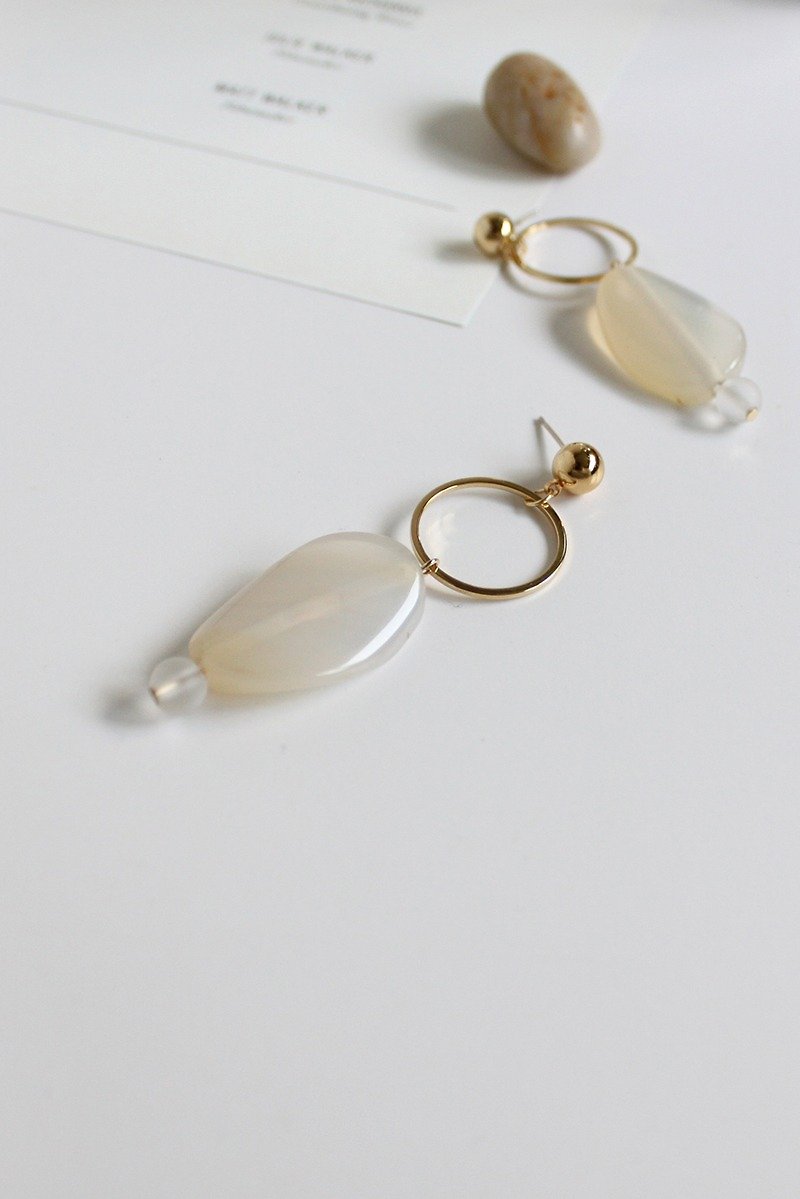 【manon #3 玛瑙耳环】纯银耳针/夹式订做 - 耳环/耳夹 - 其他金属 白色