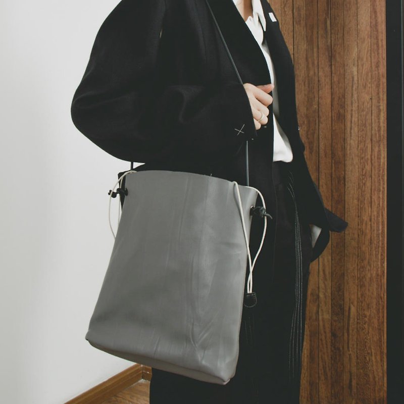 灰色 3色褶皮袋 紋理PU軟皮大容量購物袋 兩用子母包 通勤斜背包 - 侧背包/斜挎包 - 人造皮革 灰色