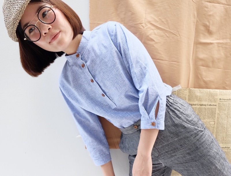 3/4 sleeved shirt : Premium Linen (Blue Color) - 女装上衣 - 棉．麻 蓝色