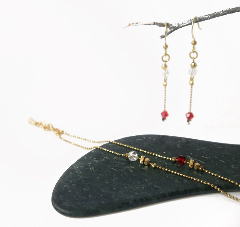 圣诞礼物 / 红魔法石 - 玻璃珠 黄铜手链 - 耳环/耳夹 - 铜/黄铜 红色