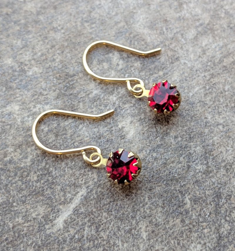 简约深红古董玻璃耳环 - 耳环/耳夹 - 玻璃 红色