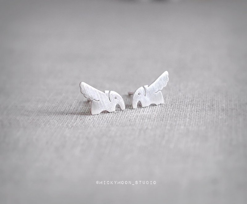 Elephant with wings Silver Earrings,925 Sterling Silver - 耳环/耳夹 - 纯银 银色