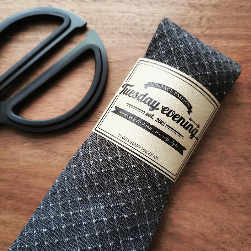 Neck Tie Dark Grey Square Table - 领带/领带夹 - 棉．麻 灰色
