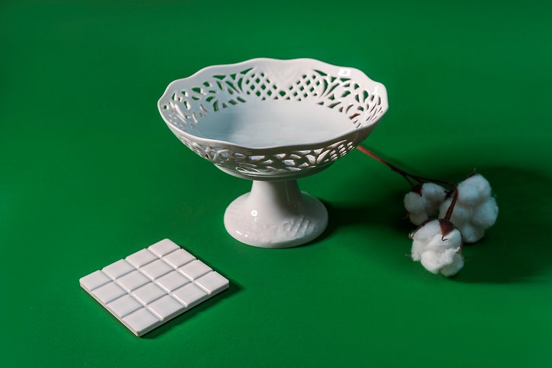 德国制古董纯白镂空浮雕水果高盘架、糖果盘 - 花瓶/陶器 - 陶 白色