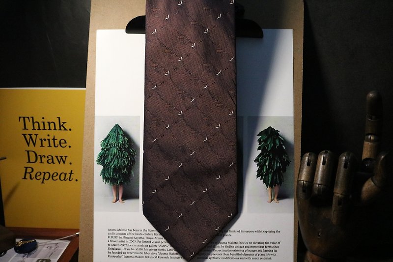 褐色小刺绣叶子领带 魅力商务男不二之选 - 领带/领带夹 - 丝．绢 多色