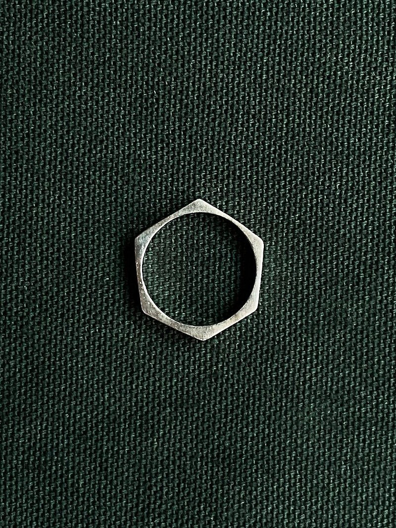 不完美的六角形 - 925纯银戒指 - 戒指 - 其他金属 银色
