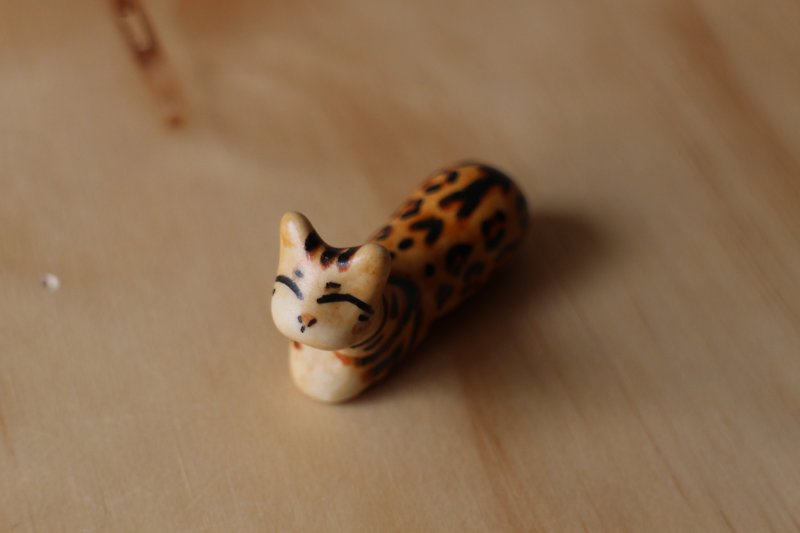 豹猫小猫石(猫型研究室)单只 - 玩偶/公仔 - 瓷 金色